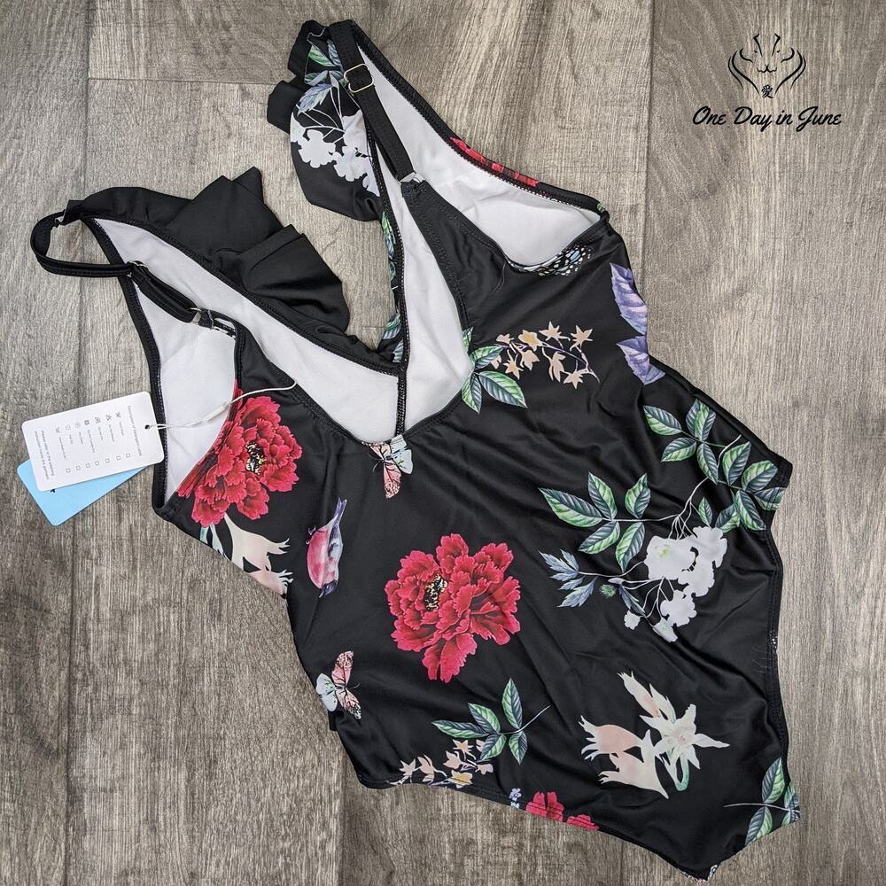 Adisputent Ruffle One Piece Swimsuit Size L - Picture 2 of 2